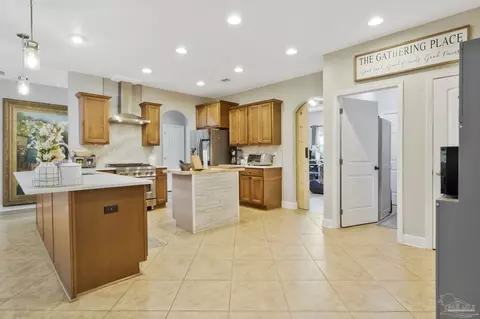Kitchen - 6771 Cotter Dr, Milton, FL 32570 photo 2 of 4