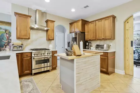 Kitchen - 6771 Cotter Dr, Milton, FL 32570 photo 3 of 4