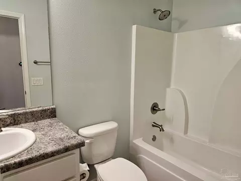 Bath - 3881 Throne Ct, Milton, FL 32583 photo 2 of 3