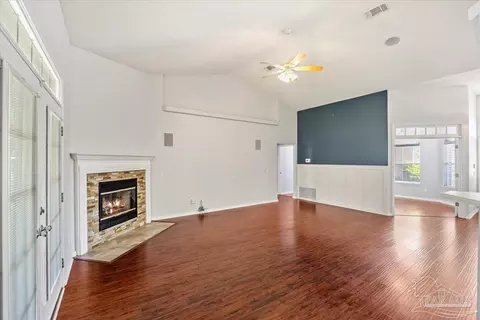 Living - 5403 Stafford Cir, Pace, FL 32571 photo 3 of 6