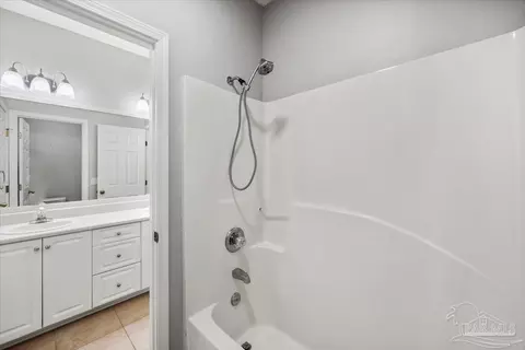 Bath - 5403 Stafford Cir, Pace, FL 32571 photo 5 of 8