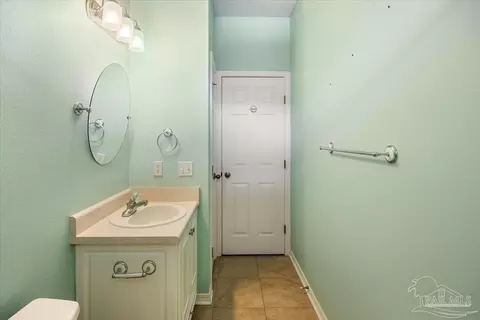 Bath - 5403 Stafford Cir, Pace, FL 32571 photo 7 of 8