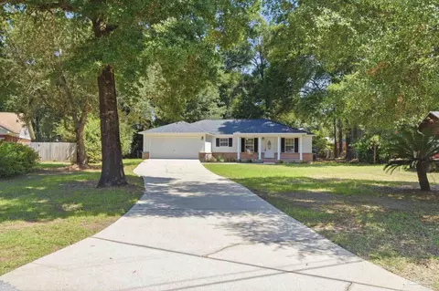 Exterior - 5708 Bronco Pl, Milton, FL 32570 photo 6 of 11