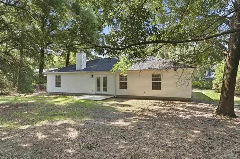 Exterior - 5708 Bronco Pl, Milton, FL 32570 photo 4 of 11