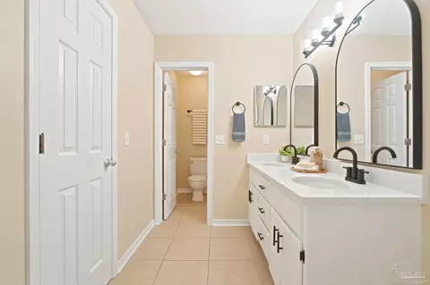 Bath - 5708 Bronco Pl, Milton, FL 32570 photo 1 of 4