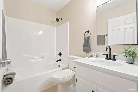 Bath - 5708 Bronco Pl, Milton, FL 32570 photo 4 of 4