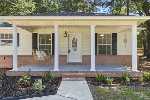 Exterior - 5708 Bronco Pl, Milton, FL 32570 photo 8 of 11