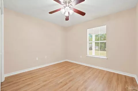 Bedroom - 5708 Bronco Pl, Milton, FL 32570 photo 2 of 4
