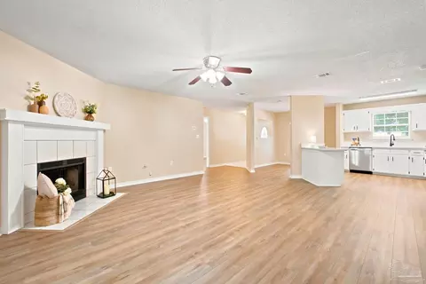 Living - 5708 Bronco Pl, Milton, FL 32570 photo 3 of 6