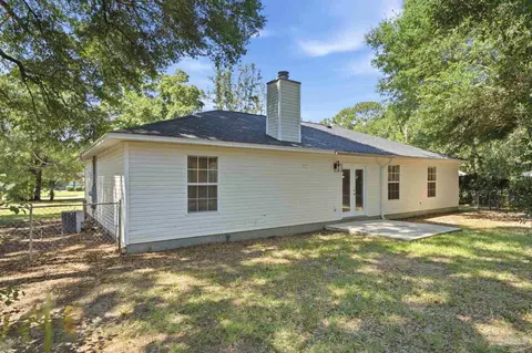 Exterior - 5708 Bronco Pl, Milton, FL 32570 photo 2 of 11