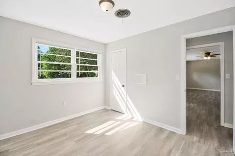 Bedroom - 6480 Cypress St, Milton, FL 32570 photo 5 of 5