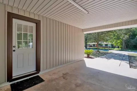 Exterior - 6480 Cypress St, Milton, FL 32570 photo 3 of 11