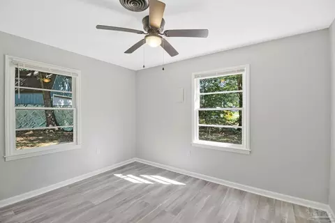Bedroom - 6480 Cypress St, Milton, FL 32570 photo 2 of 5