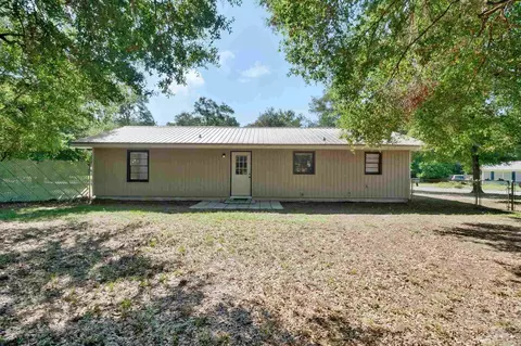 Exterior - 6480 Cypress St, Milton, FL 32570 photo 4 of 11