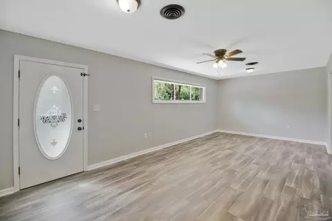 Living - 6480 Cypress St, Milton, FL 32570 photo 1 of 3