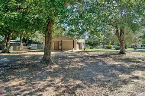 Exterior - 6480 Cypress St, Milton, FL 32570 photo 9 of 11