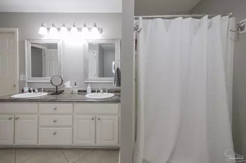 Bath - 1804 Condor Dr, Cantonment, FL 32533 photo 8 of 9