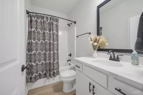 Bath - 4249 Lady Palm Ct, Pace, FL 32571 photo 1 of 3
