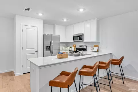 Kitchen - 6501 Buckthorn Cir #7J, Pace, FL 32571 photo 5 of 6