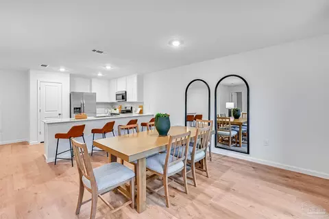 Dining - 6501 Buckthorn Cir #7J, Pace, FL 32571 photo 5 of 6
