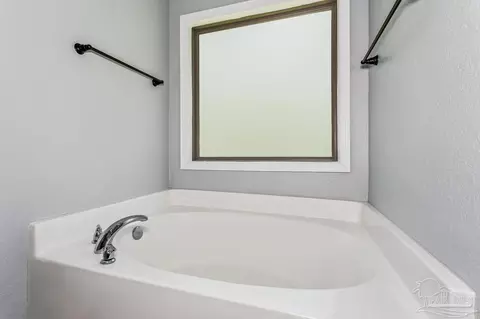 Bath - 5208 Parkside Dr, Pace, FL 32571 photo 1 of 2