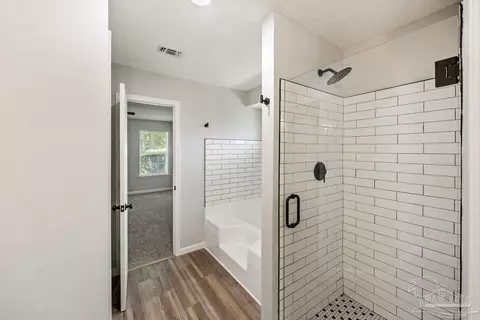 Bath - 3456 Ashmore Ln, Pace, FL 32571 photo 2 of 6