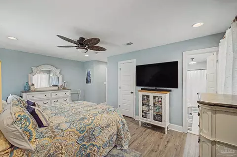 Bedroom - 2145 Mykell Dr, Milton, FL 32583 photo 2 of 4