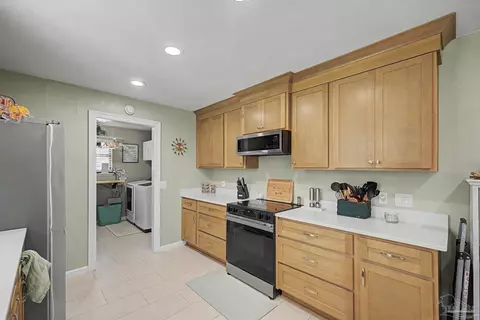 Kitchen - 2145 Mykell Dr, Milton, FL 32583 photo 2 of 5