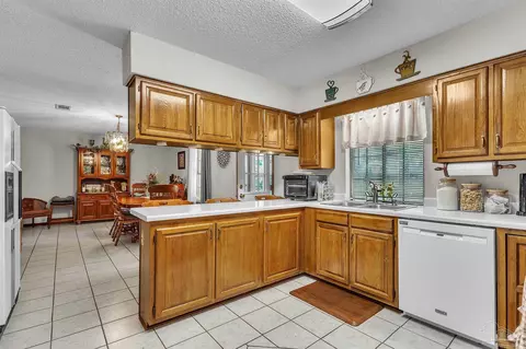 Kitchen - 3418 Bo Peg Rd, Cantonment, FL 32533 photo 2 of 3