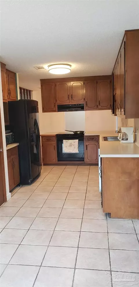 Kitchen - 4200 Sablan Ln, Milton, FL 32583 photo 1 of 1