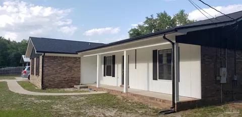 Exterior - 4200 Sablan Ln, Milton, FL 32583 photo 2 of 6