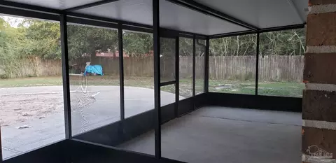 Exterior - 4200 Sablan Ln, Milton, FL 32583 photo 4 of 6