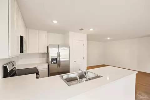 Kitchen - 4665 Eagles Ridge Rd, Pace, FL 32571 photo 1 of 2
