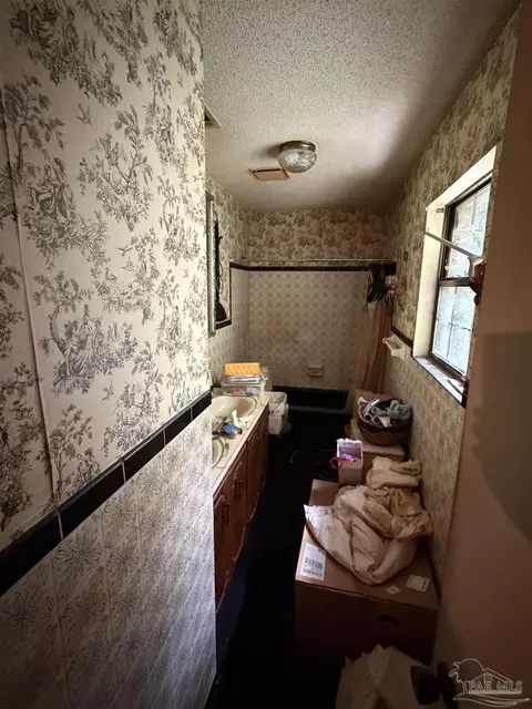 Bath - 3482 Smyer Dr, Pace, FL 32571 photo 1 of 3