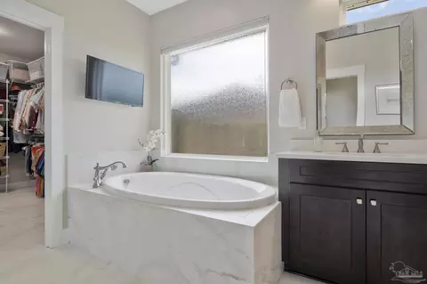 Bath - 5905 Augustine Dr, Pace, FL 32571 photo 4 of 10