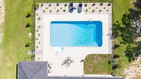 Exterior - 8992 Sage Forest Ln, Pace, FL 32571 photo 4 of 6