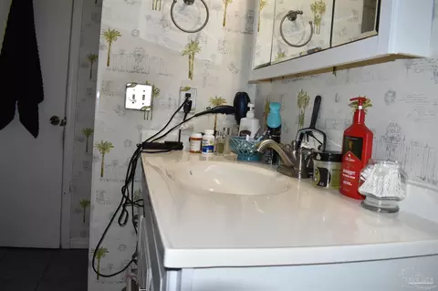 Bath - 4487 Nora Ave, Pace, FL 32571 photo 2 of 8