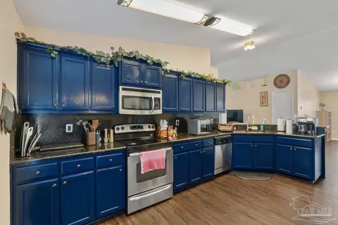 Kitchen - 3485 Wasatch Range Loop, Pensacola, FL 32526 photo 2 of 2