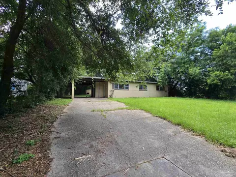 102 Emerald Ave, Pensacola, FL 32505