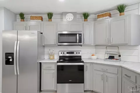 Kitchen - 5140 Potomac Dr, Pace, FL 32571 photo 4 of 4