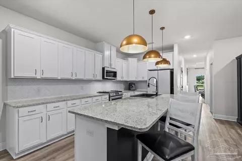 Kitchen - 6474 Cedar Key Dr, Milton, FL 32570 photo 2 of 6