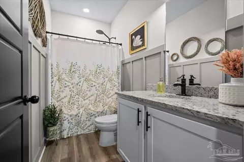 Bath - 6474 Cedar Key Dr, Milton, FL 32570 photo 5 of 7