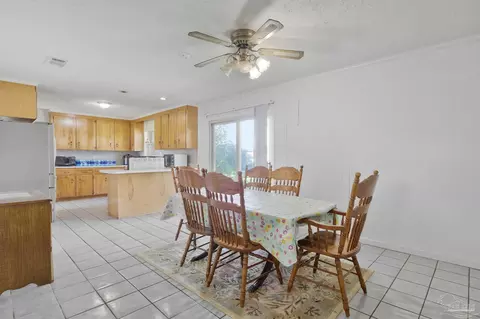 Dining - 5325 Bob Sikes Blvd, Jay, FL 32565 photo 3 of 4