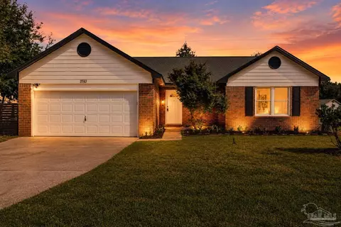 2743 Summertree Ln, Gulf Breeze, FL 32563