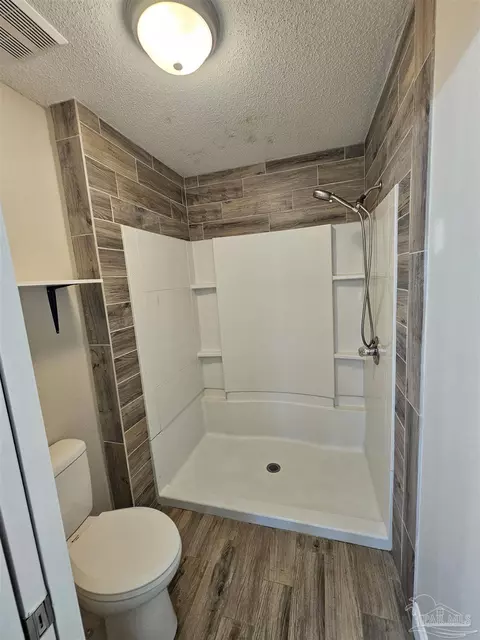 Bath - 4271 Magnolia Oaks St, Pace, FL 32571 photo 2 of 4