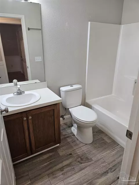 Bath - 4271 Magnolia Oaks St, Pace, FL 32571 photo 1 of 4
