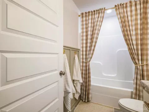 Bath - 4422 White Birch Ct, Pace, FL 32571 photo 5 of 6