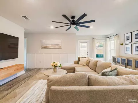Living - 4422 White Birch Ct, Pace, FL 32571 photo 2 of 3