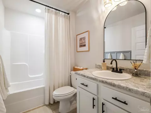 Bath - 4422 White Birch Ct, Pace, FL 32571 photo 3 of 6