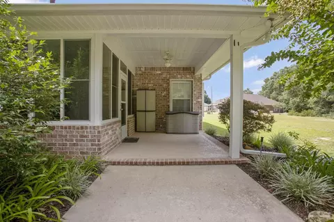 Exterior - 3848 Throne Ct, Milton, FL 32583 photo 6 of 16